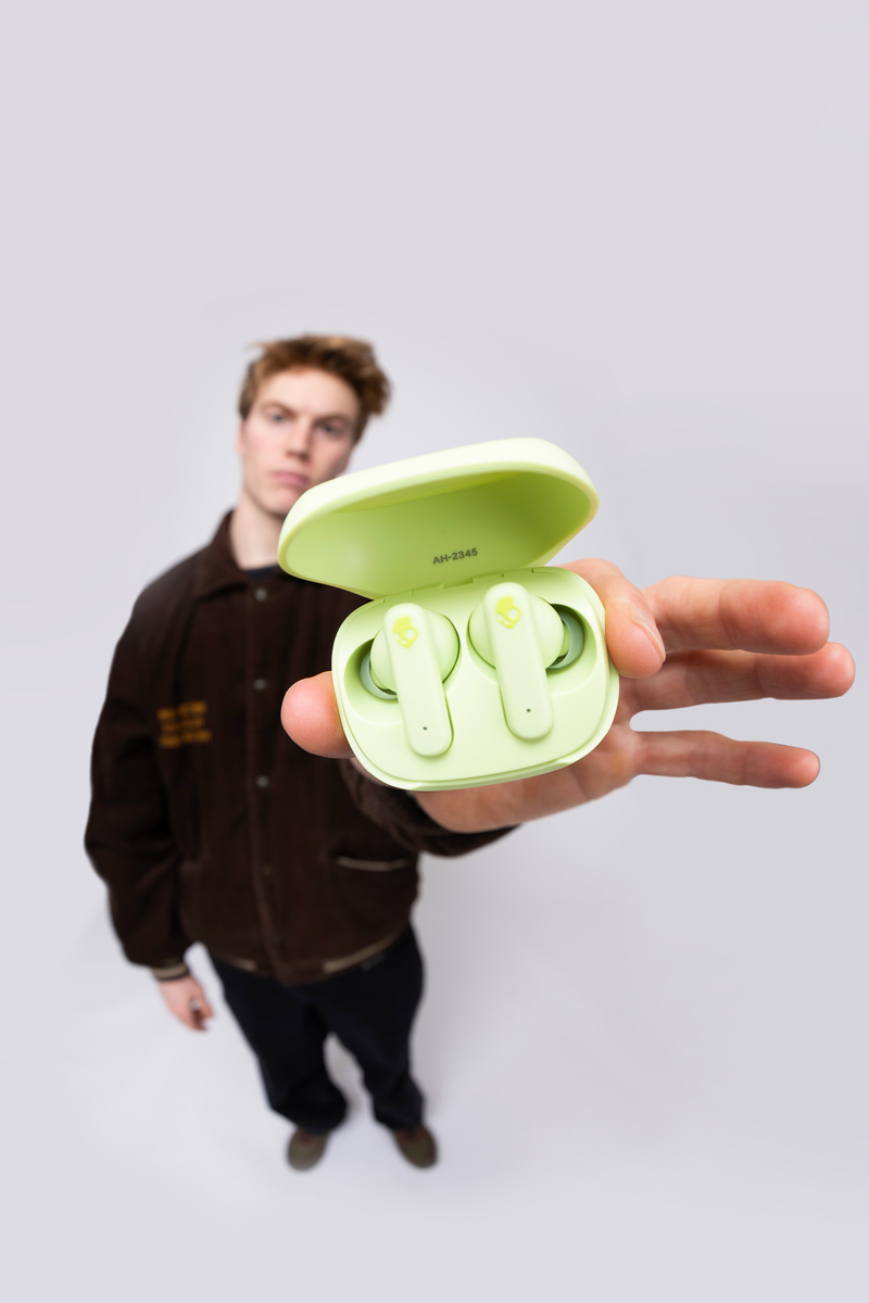 SmokinBuds_Matcha_S2TAW-R954_ReedSmith_OnModelStudio_1618.jpg