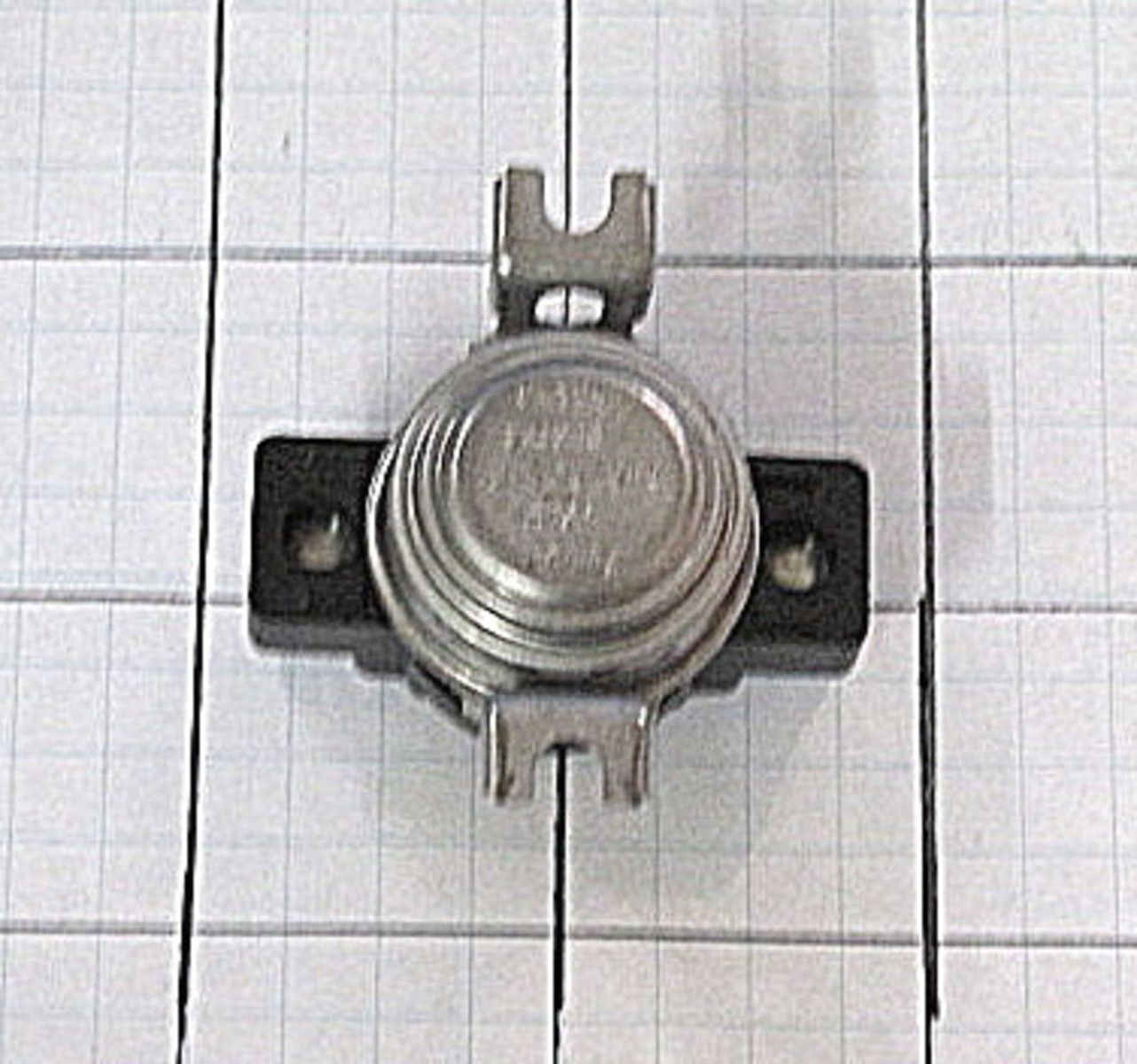 318004900