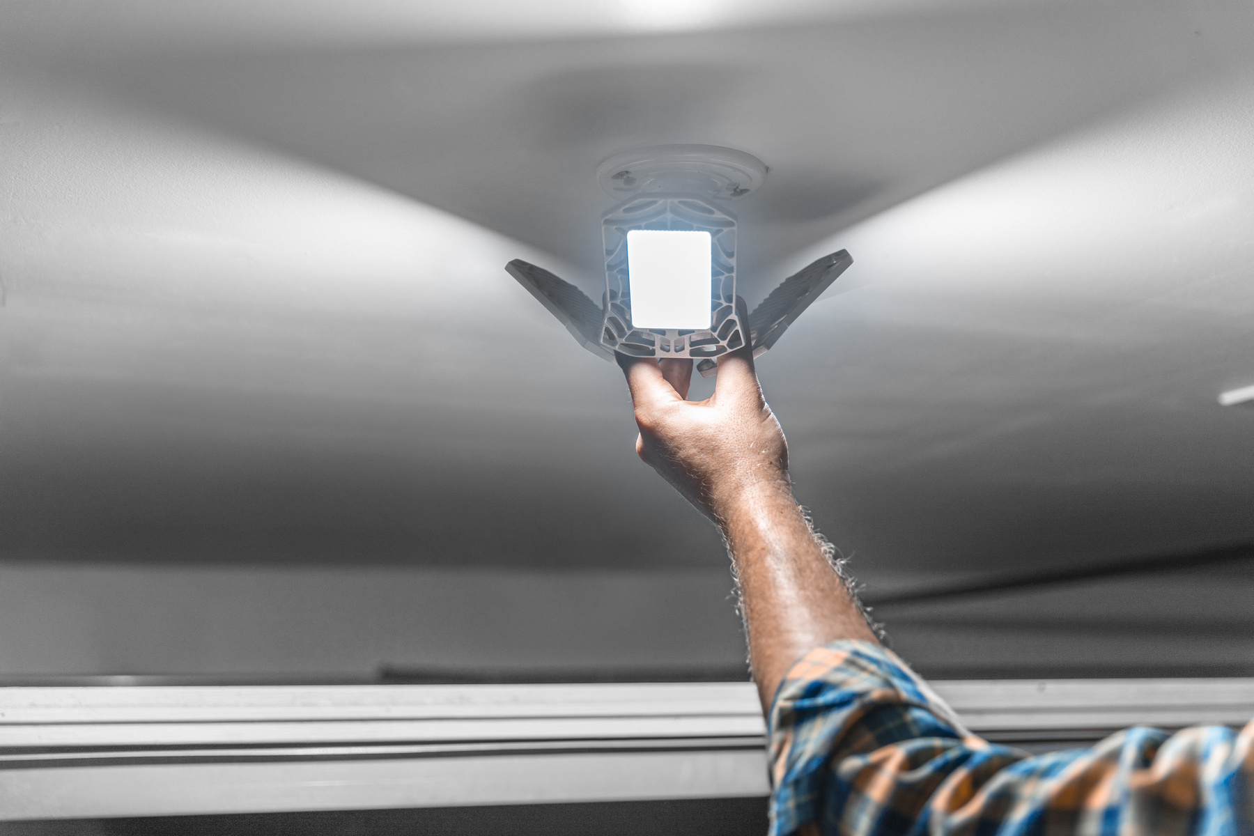 NEBO High Bright 6000 Front