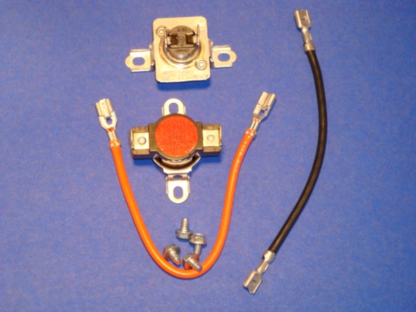 R9900489