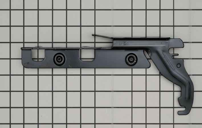 W11612303