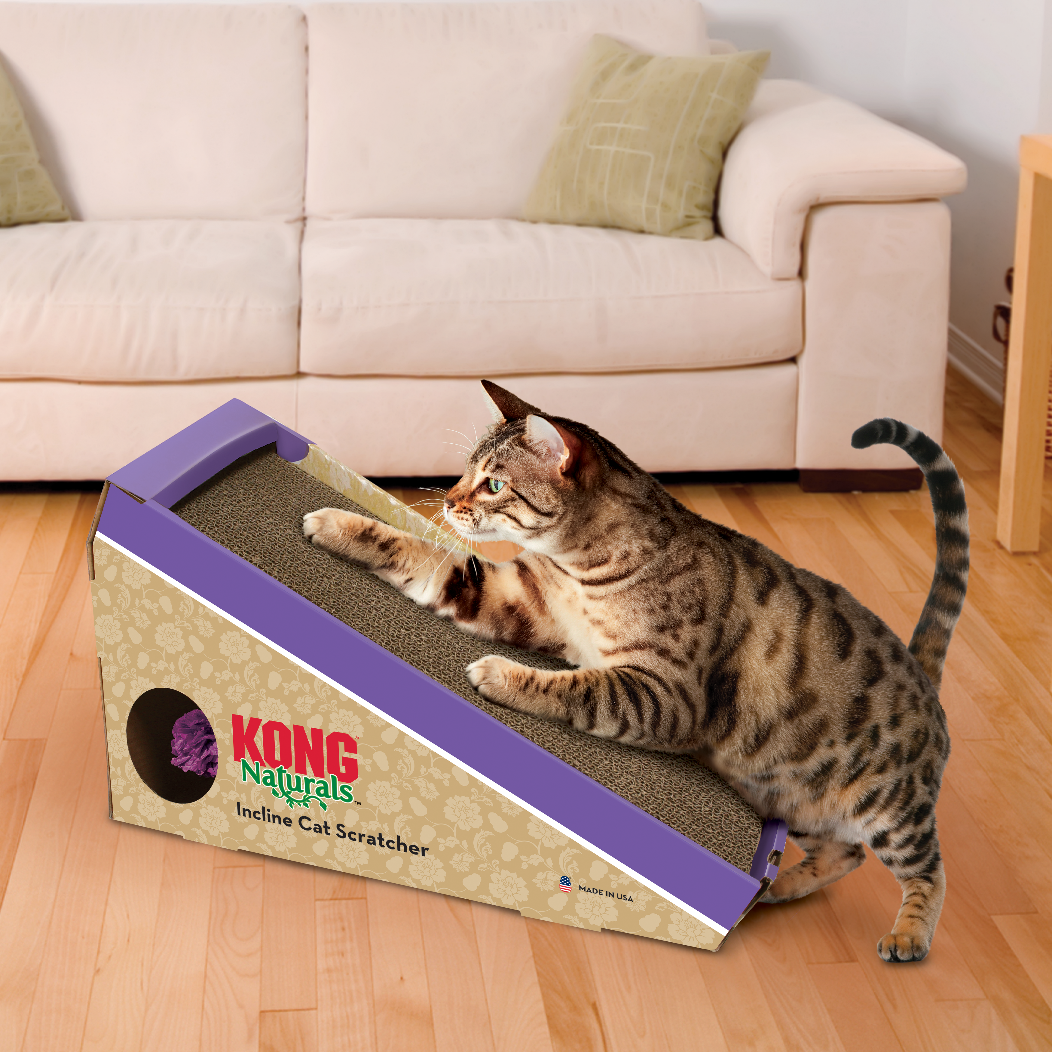 Naturals Scratcher Incline lifestyle product image