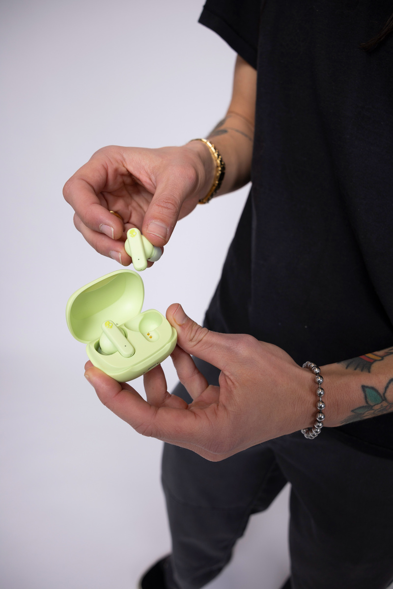 SmokinBuds_Matcha_S2TAW-R954_JillPerkins_OnModelStudio_1167.jpg