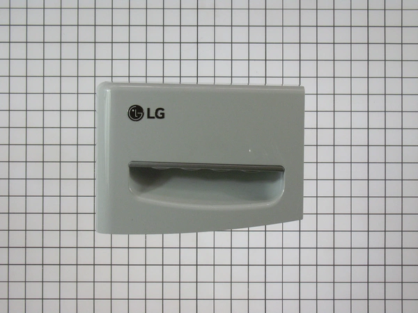 AGL33683768